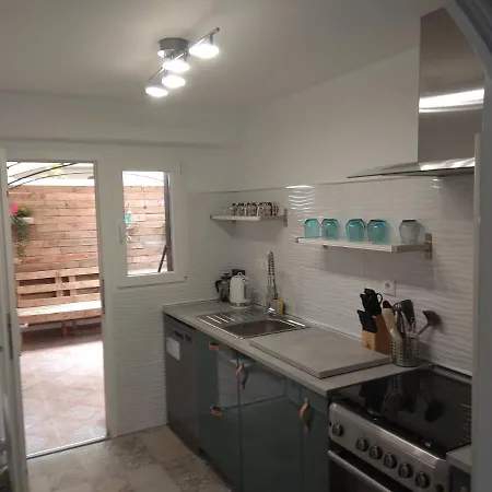 Avenida Apartment *